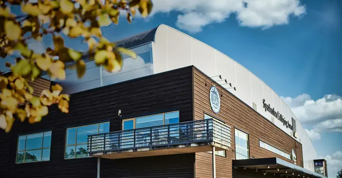 Bild på arenans fasad.